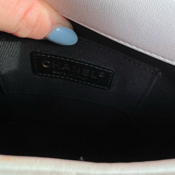 Selling my beautiful special edition Chanel bag - Picture 5 of 11